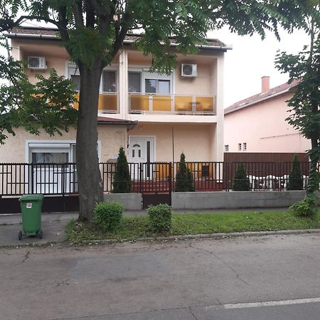 Ferienwohnung Sasfeszek Hajdúszoboszló Exterior foto